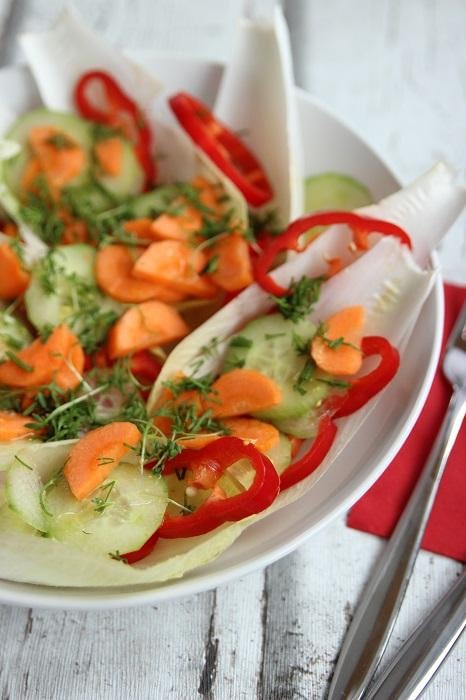 Chicoree Salat Rezept Mit Paprika Gurke Und Dill Gesund Lecker